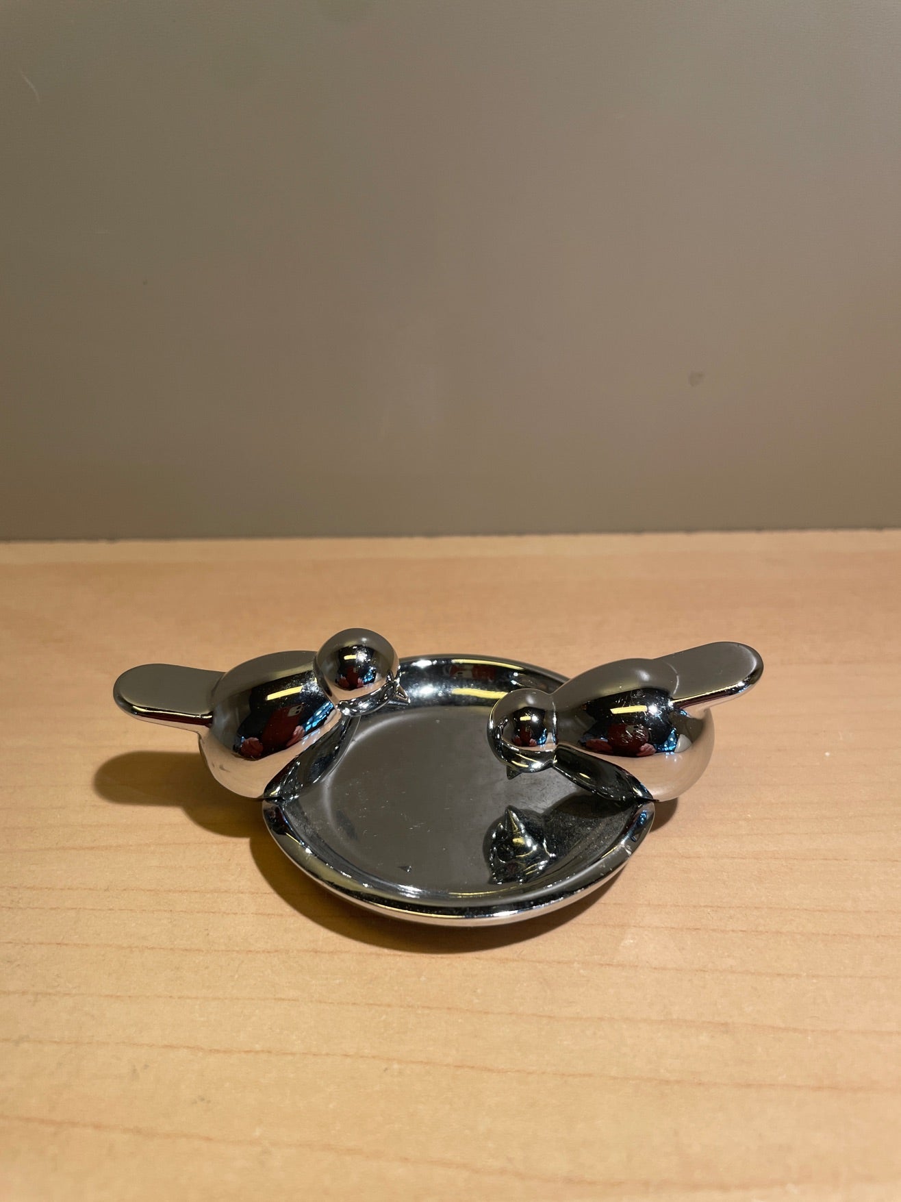 Ring holder. Umbra Zoola